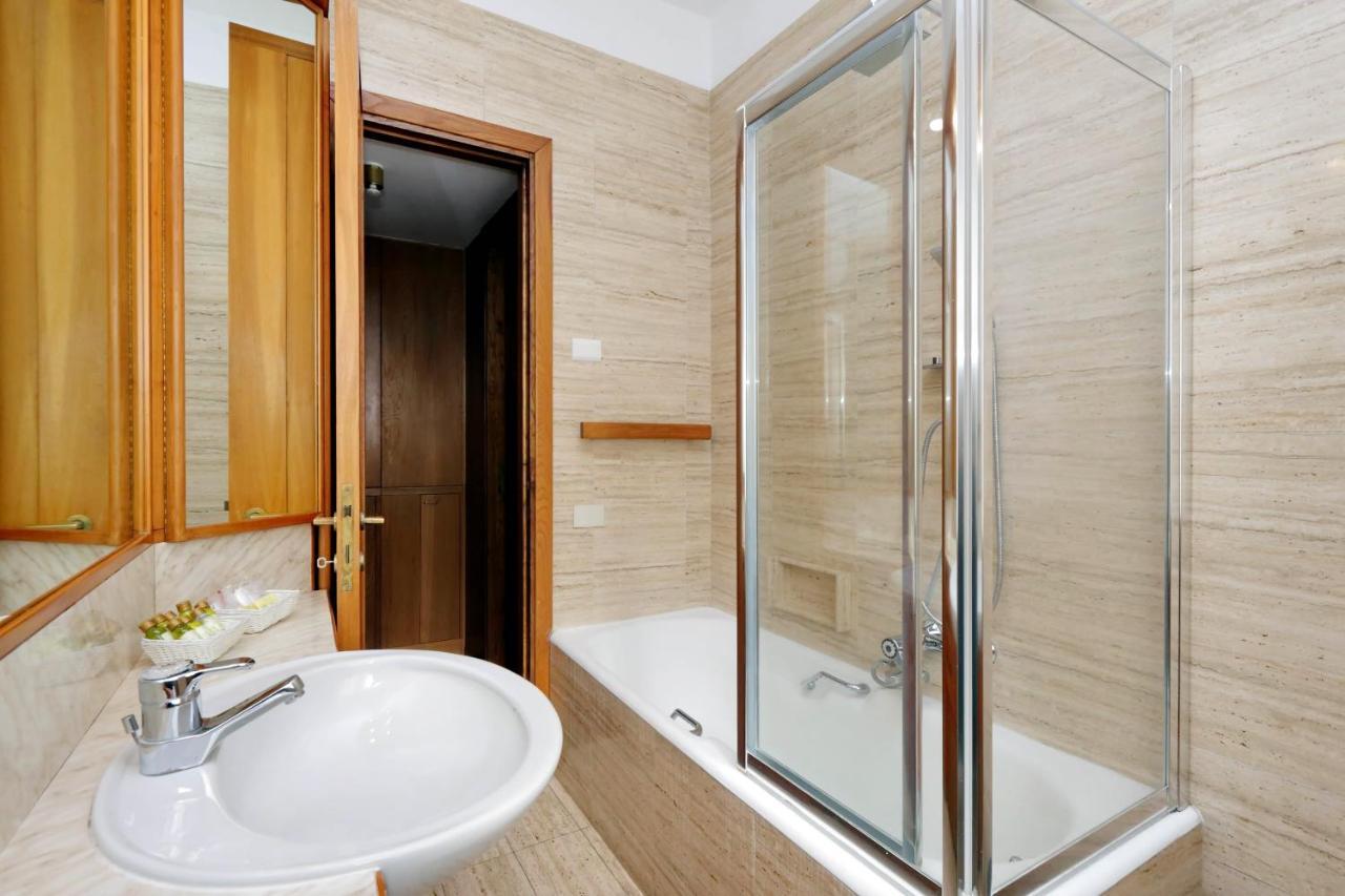 Frattina Family Romantic Superior Suite Екстер'єр фото